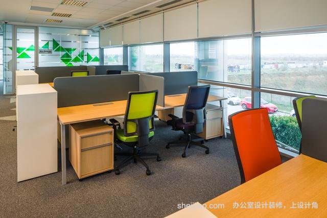 办公空间：罗马尼亚运输公司现代风格办公室设计